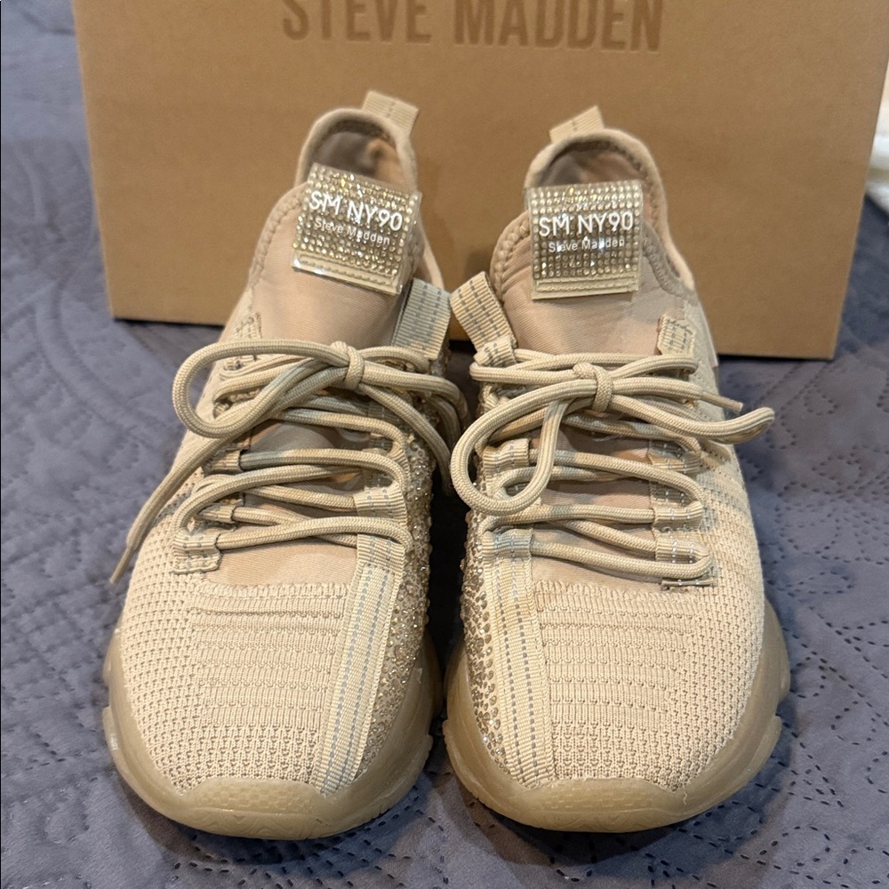 Steve Madden Maxima Women’s Sneakers w/rhinestones! Sz. 9.5